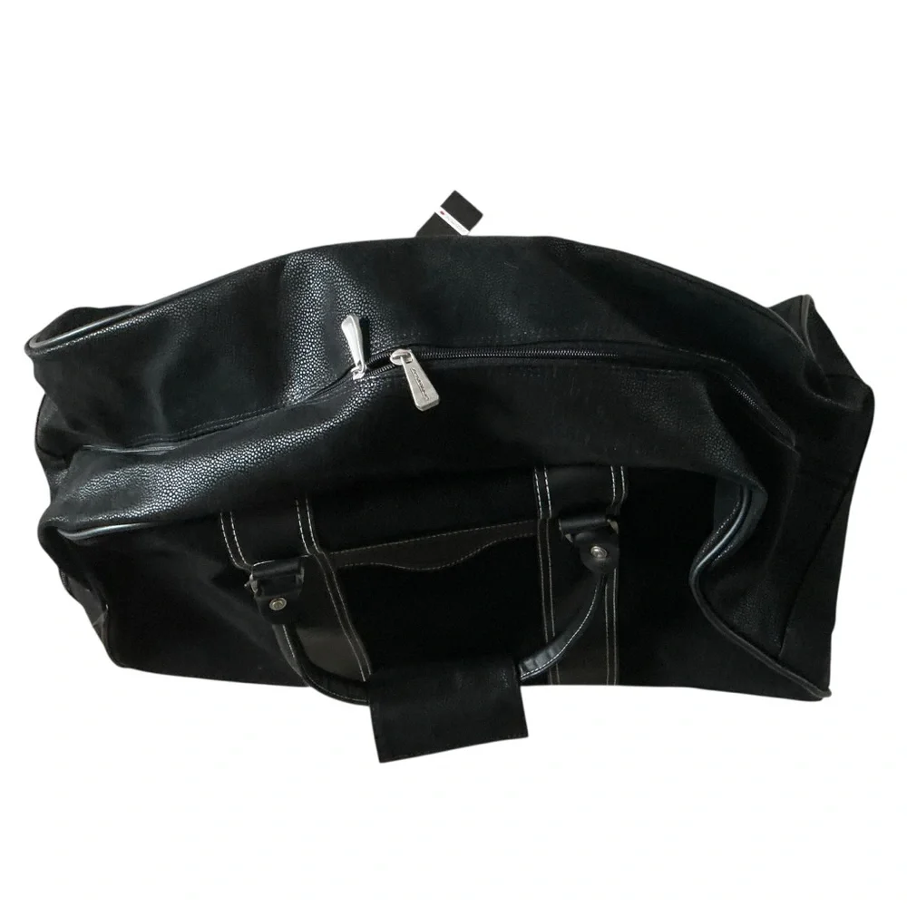 Sovrano black rolling bag duffle golfers bag
